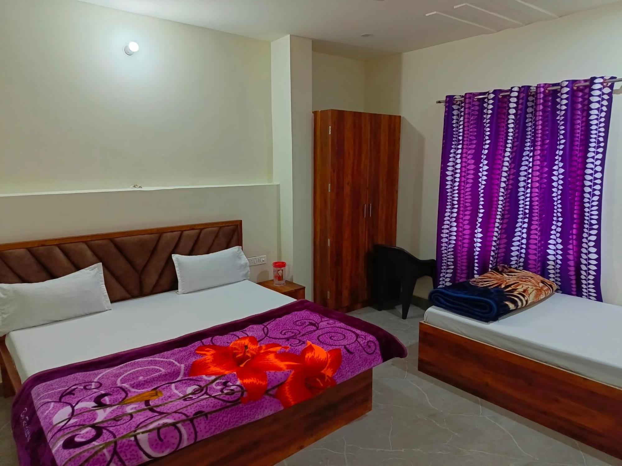 Shri Girraj Residency 호텔 마투라 외부 사진