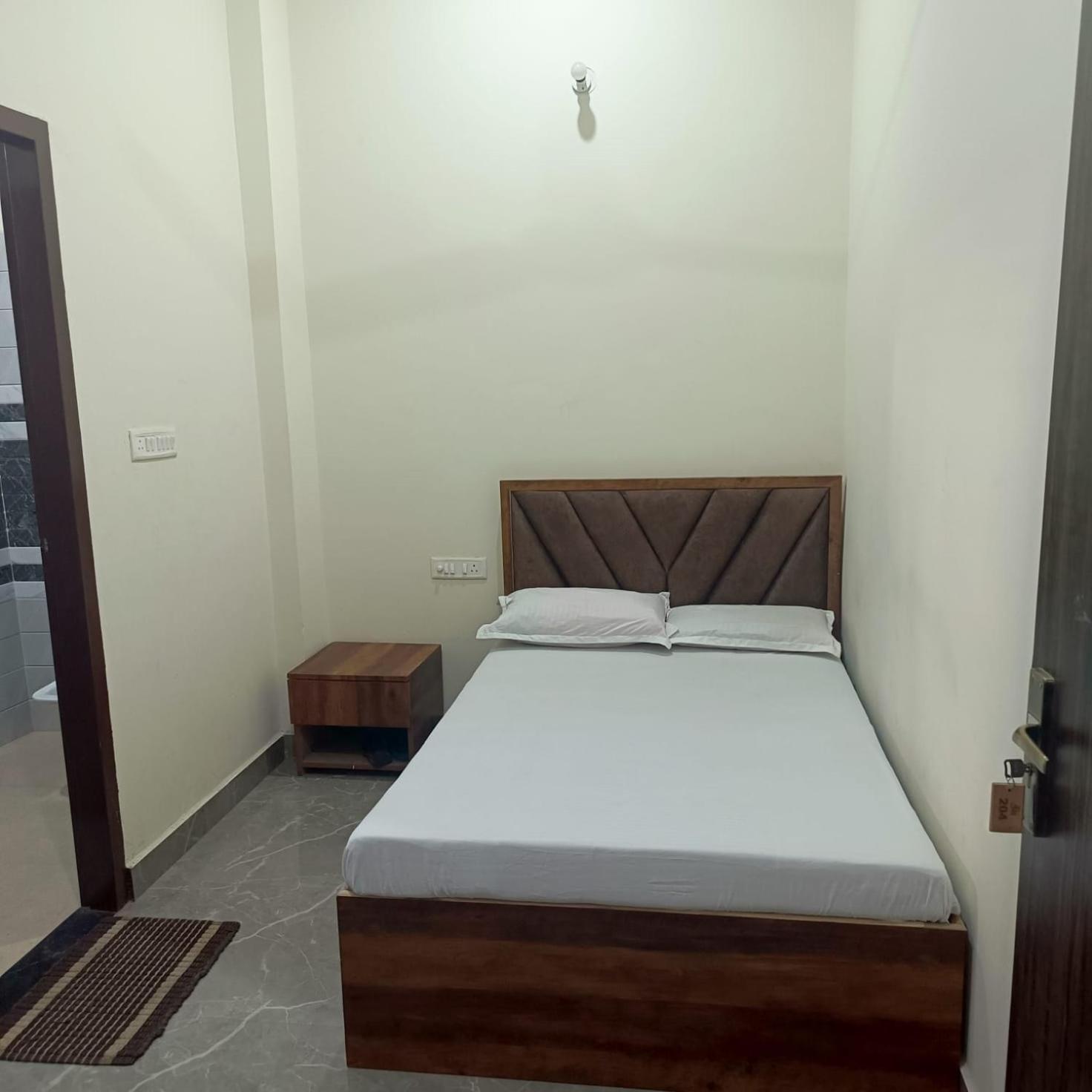 Shri Girraj Residency 호텔 마투라 외부 사진